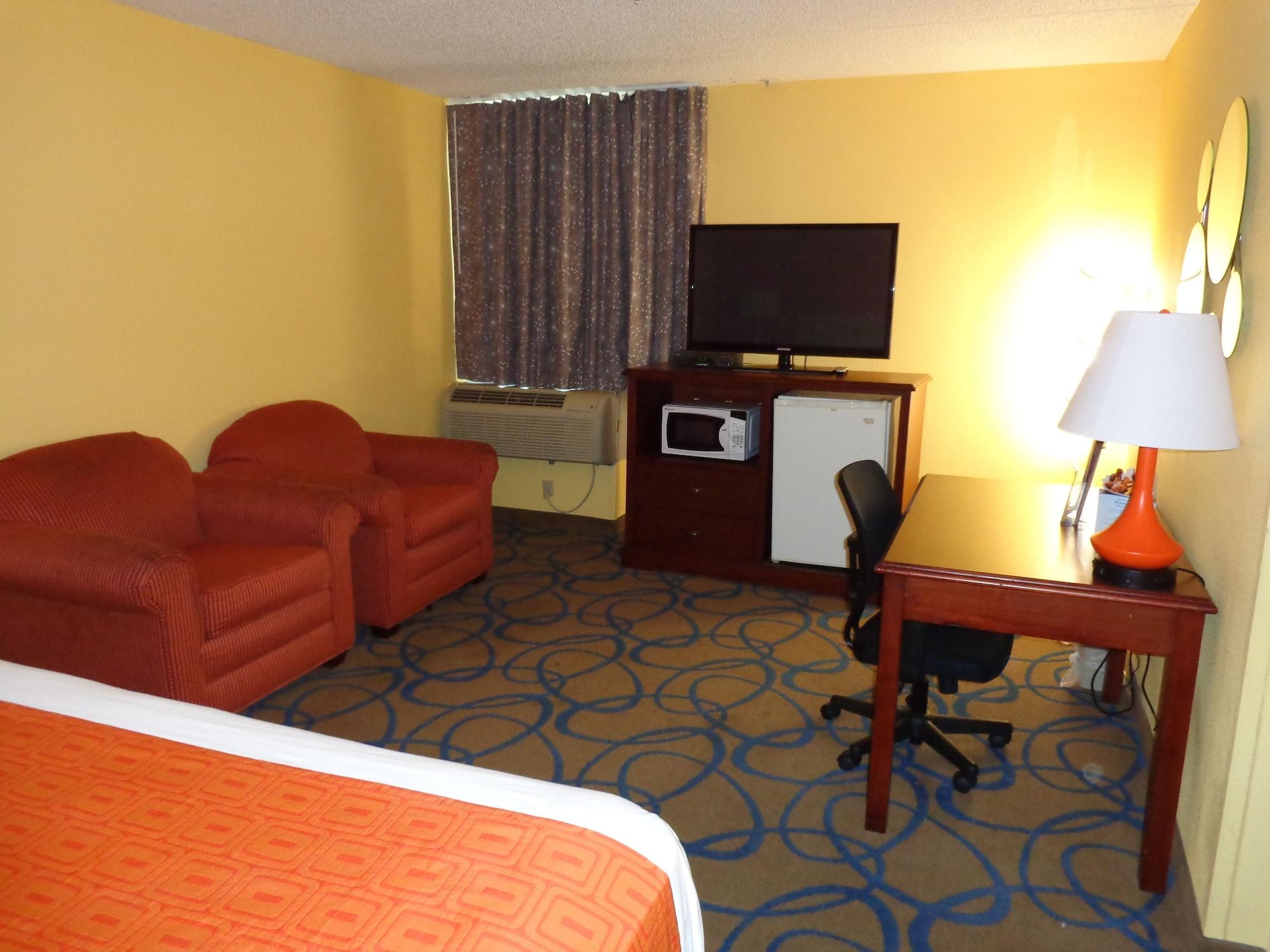 Howard Johnson By Wyndham Suffern Exterior photo
