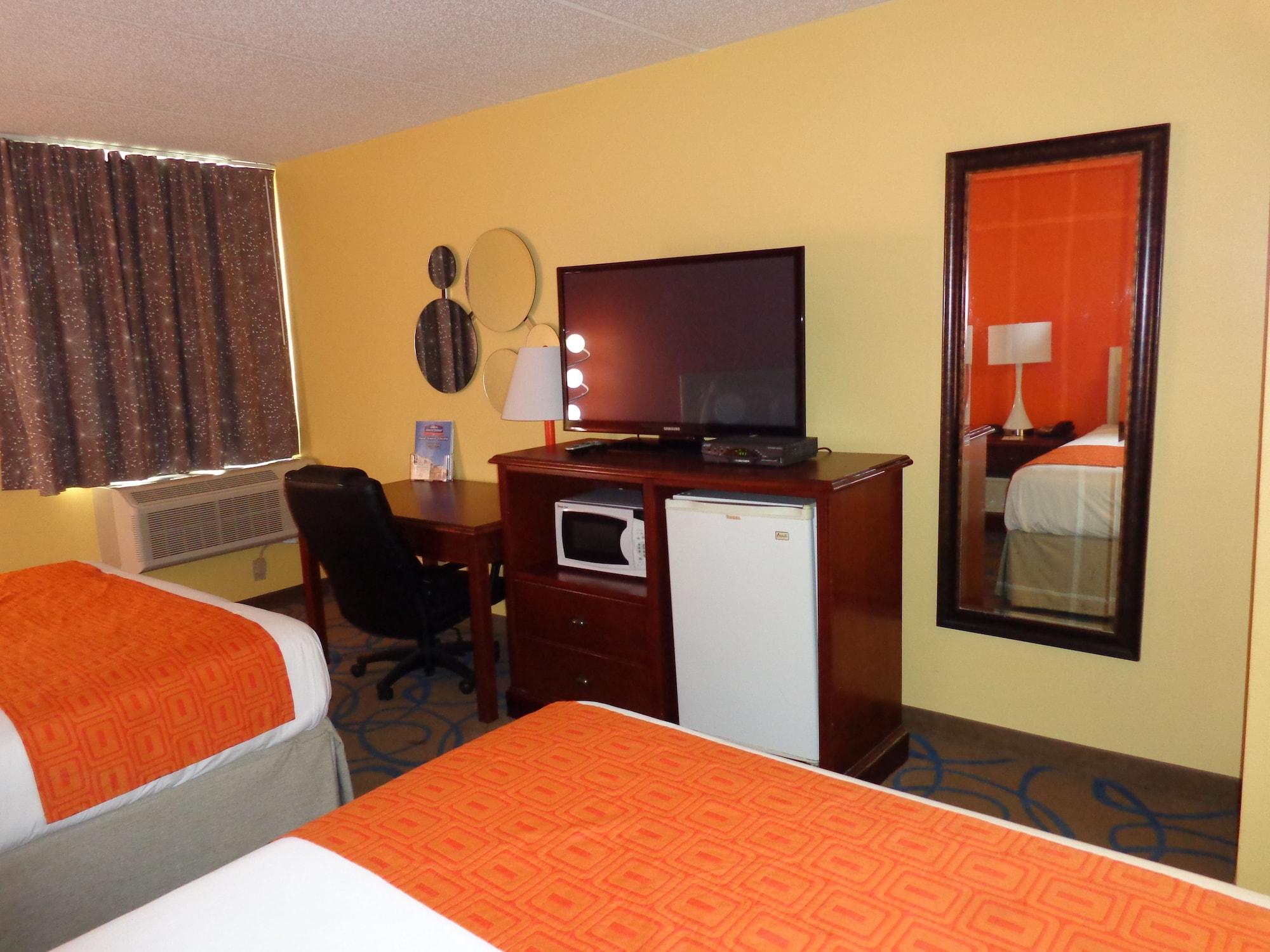 Howard Johnson By Wyndham Suffern Exterior photo